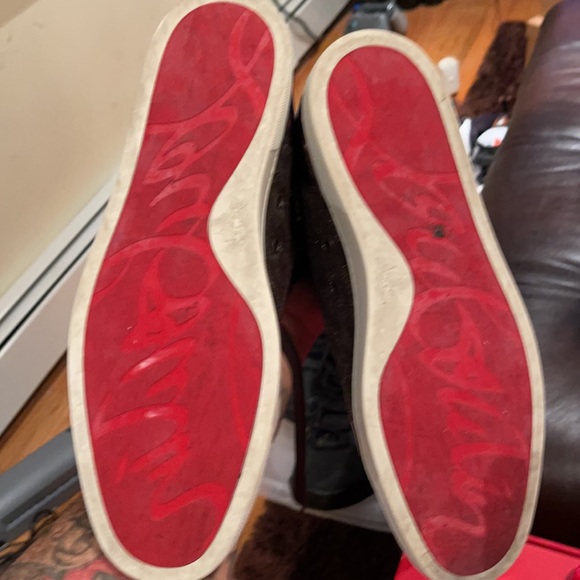 Red Bottom!!! - Picture 3 of 3